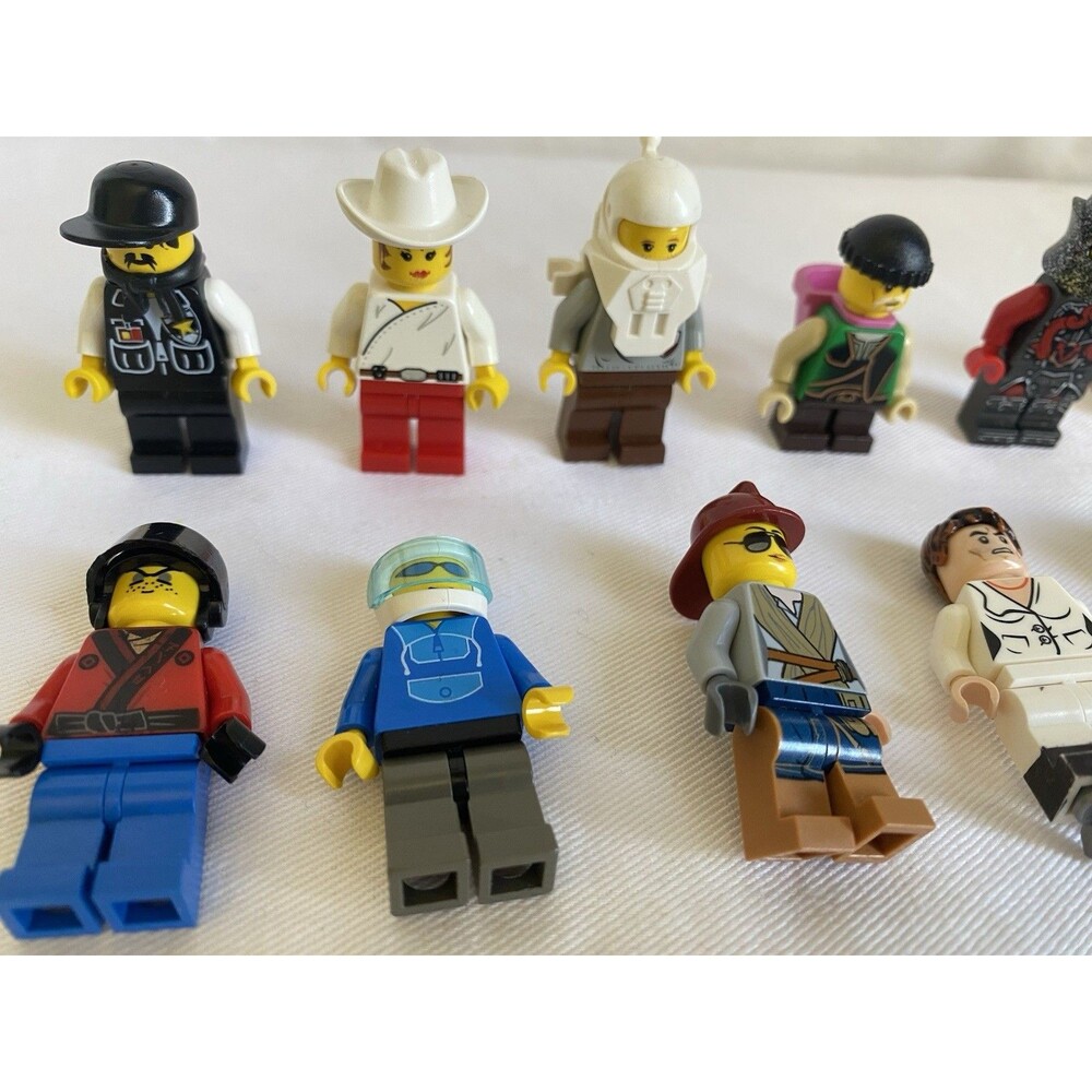 Lot of 11 Lego Minifigures #81 - Picture 2 of 5